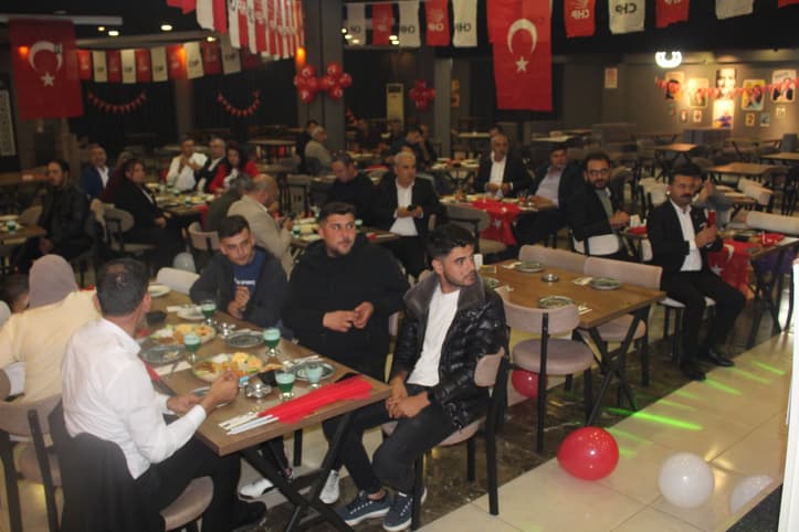 CHP Özel Balo tertip etti