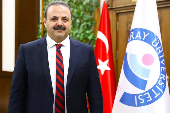 Cumhuriyetimizi gelecek nesillere güçlü bir şekilde taşıyacağız