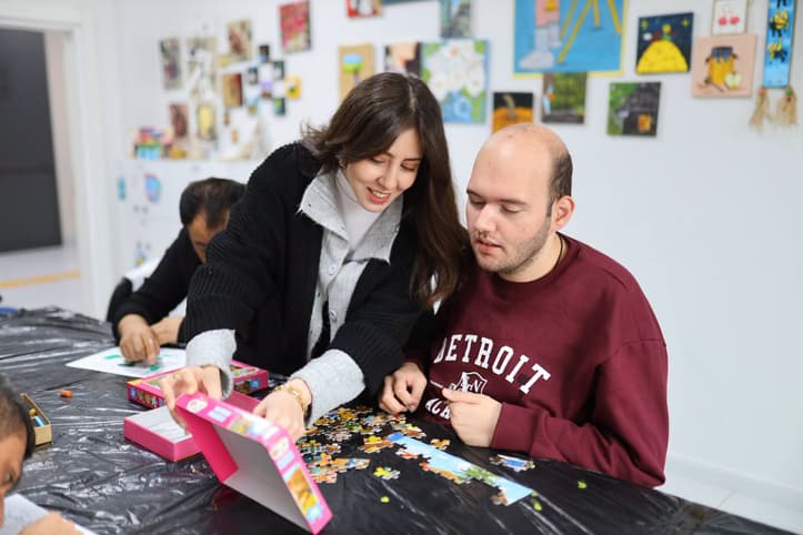 AKSARAY BELEDİYESİ ENGELSİZ YAŞAM MERKEZİ’NDE Eğitim ve etkinlikler devam ediyor