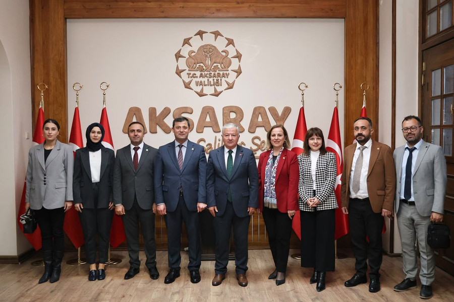 Baro  yeni yönetimi valilik makamında