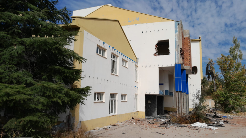 Eski Göğüs hastanesinde yıkım sürüyor