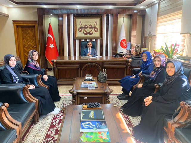 Kız Kur’an Kursu yönetiminden il müftüsüne "hayırlı olsun" ziyareti