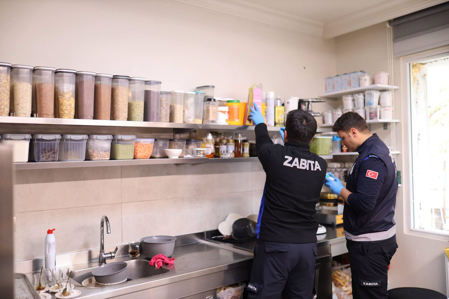 Zabıta kafe ve pastaneleri denetledi