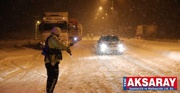 Kapanan yollar yeniden trafiğe açıldı