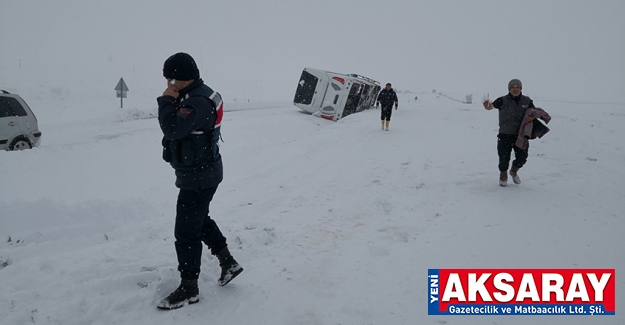 Turist otobüsü devrildi: 4 YARALI