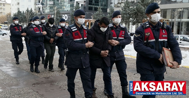 29 GÜNDE 13 YERDEN HIRSIZLIK YAPTILAR Jandarma yakaladı, tutuklandılar