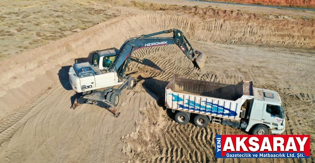 TOPRAKSIZ TARIM SERASINDA ZEMİN HAZIRLIĞI BAŞLADI Domates üretilecek