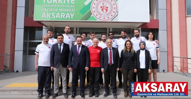 Bakan Yardımcısı merkez Spor Salonlarını gezdi