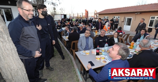 POLİS NOKTASINDA İFTAR Polisin varlığı güç ve kuvvet veriyor