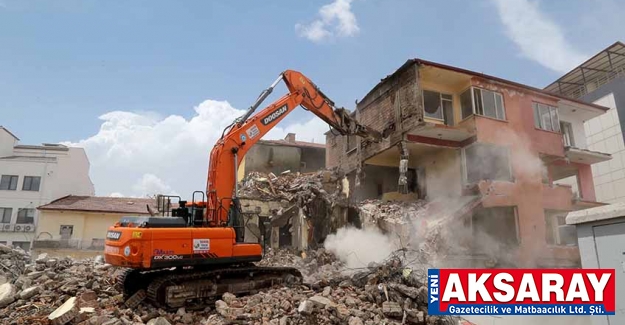 13. BİNANIN YIKIMI TAMAMLANDI Kentsel dönüşüm adım adım ilerliyor