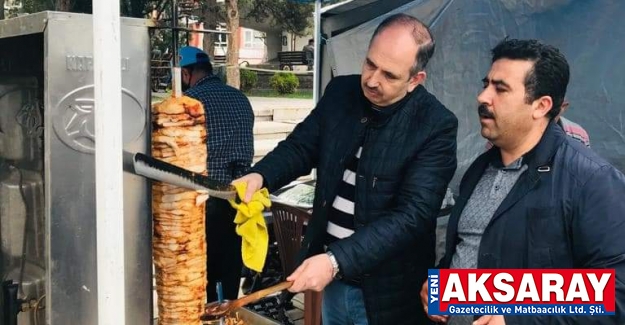 Döner kesti servis yaptı