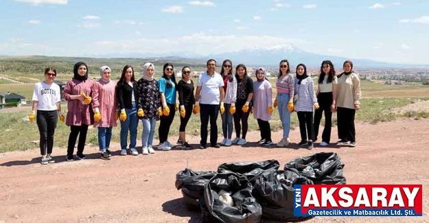 Öğretmen adayları çöp topladı