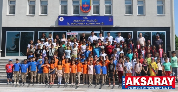 Öğrenci grupları jandarmayı inceledi                