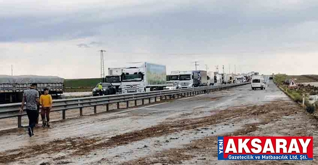 Sel Ankara ve Adana yollarında etkili oldu