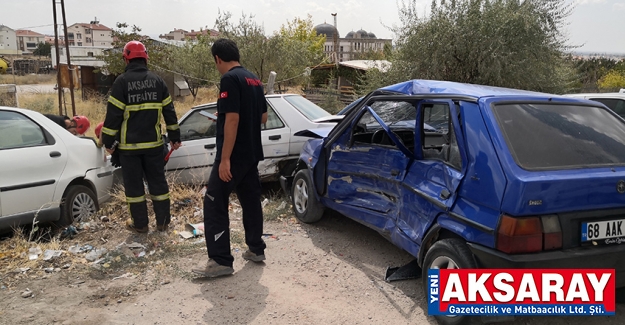 Aday sürücü kaza yaptı