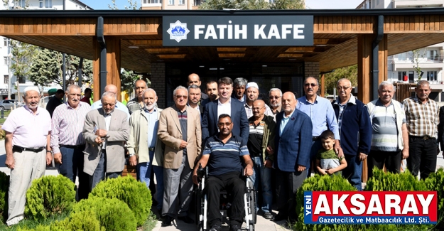 Fatih kafede mahalle sakinlerini dinledi