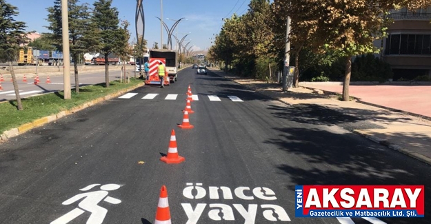 Hem yaya hem de sürücü için yol çizgileri yapılıyor