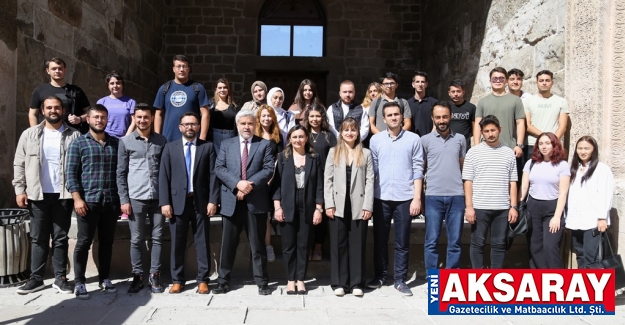 Mimarlık öğrencileri ilk dersi Zinciriye Medresesinde işledi