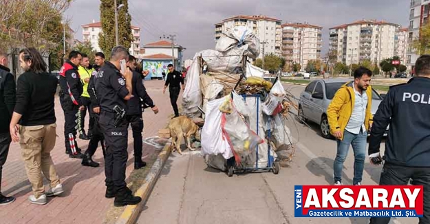 Köpekleri çuvala koyup toplayana polis müdahale etti