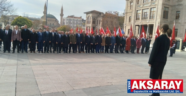 Öğretmenler Günü kutlamaları anıta çelenk sunumu ile başladı