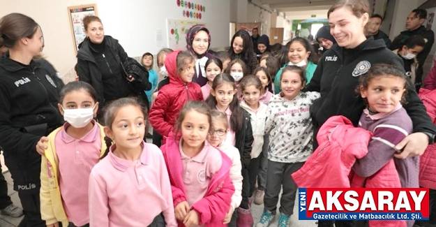 Polis adaylarından öğrencilere giysi desteği