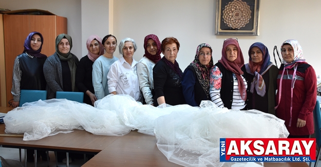 Gölcük depremini yaşamıştı, şimdi de depremzedeler için makine başına geçti