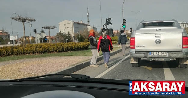 Kırmızı ışıkta dilenci tehlikesi