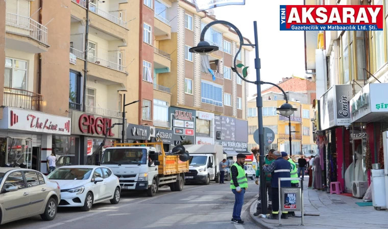 Önemli caddelerin aydınlatmaları yenileniyor