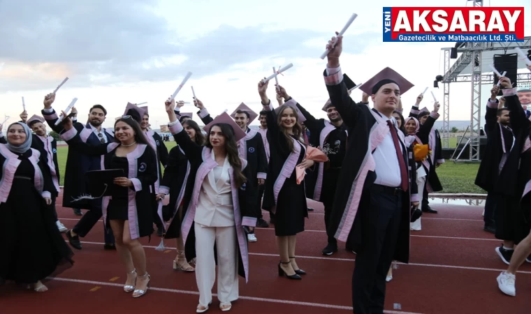 AKSARAY ÜNİVERSİTESİ 2023 MEZUNLARINI VERDİ Derece yapan öğrencilerin yüzde 70’ini kızlar oluşturdu