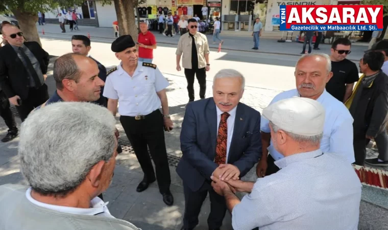 Makama çıkarken bölge sakinlerini pas geçmedi