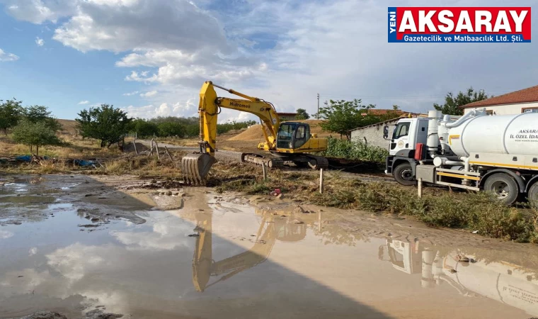 Sağanak yağış bir bölgede sele yol açtı