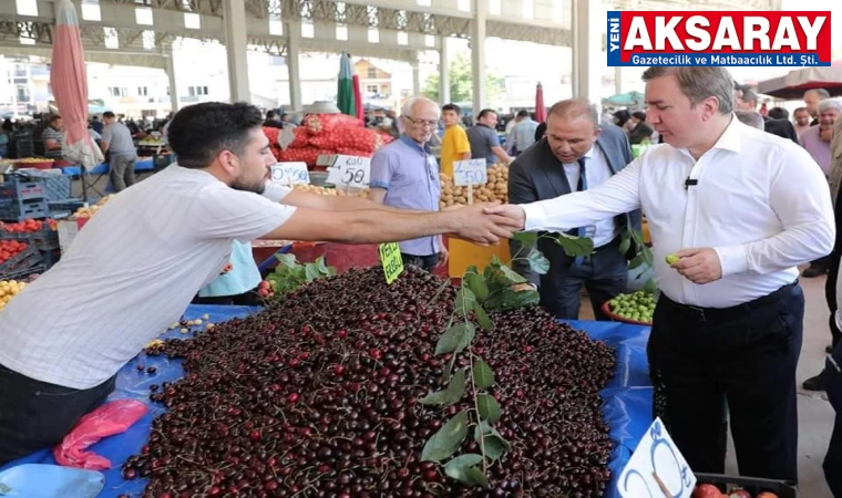 Vali pazarı denetledi