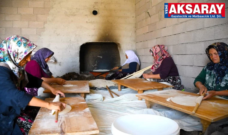 KADINLARDAN İMECE USULÜ Kışlık ekmek hazırlığı