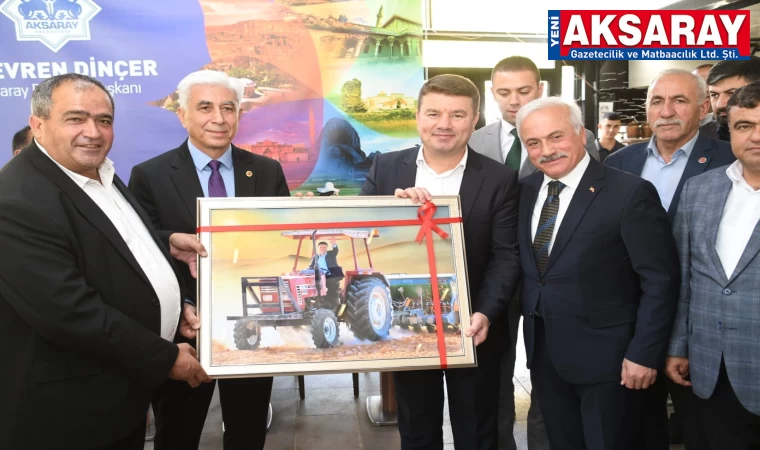 Muhtarlara yemek verildi