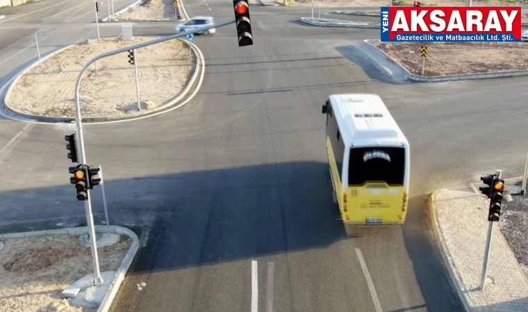Kırmızı ışıkta geçen sürücüler havadan görüntülendiler