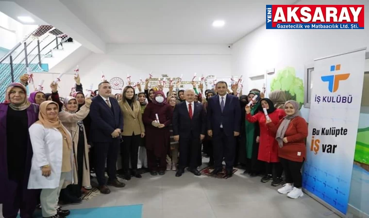 Kursiyerlere sertifikalarını verdi