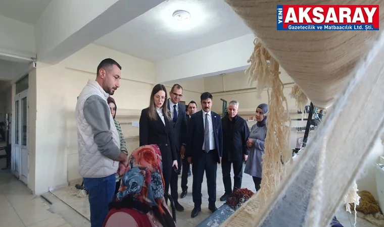 Halk Eğitim kurslarını ziyaret etti