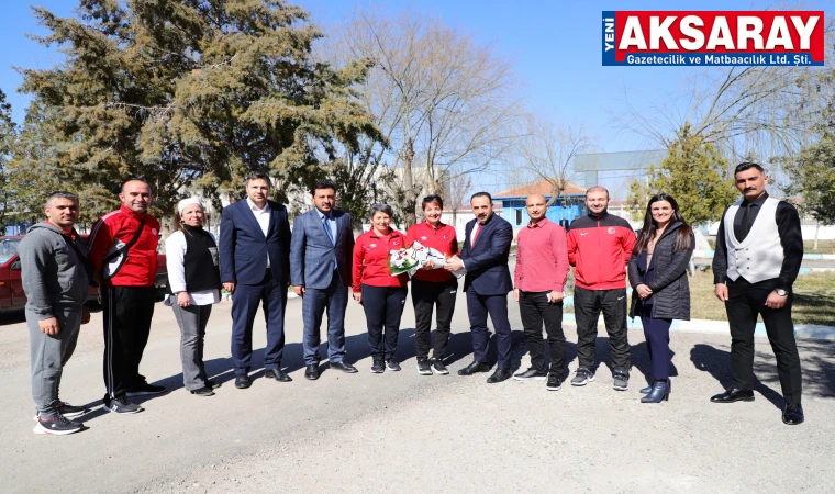 MİLLİ GURURUMUZA ÇİÇEKLİ KARŞILAMA