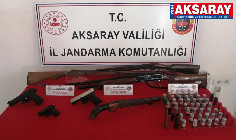 Ruhsatsız silahlar yakalandı
