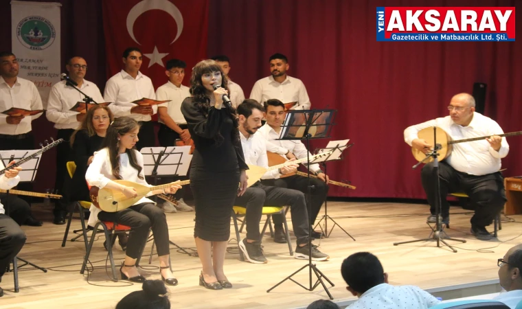 Eskil Halk Eğitim Merkezi kursiyerleri konser verdi