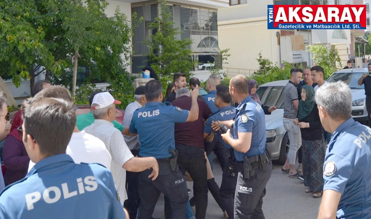 Evdeki yangın sonrası ortalık karıştı, polisten gazlı müdahale