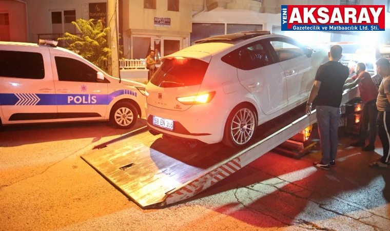 ABARTI EGZOZLU ARAÇ  Trafikten men edilse de zevkinden vazgeçmedi