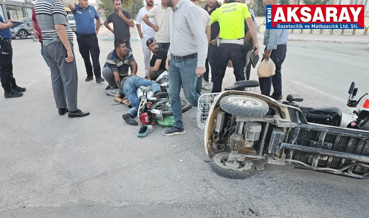 İKİ ARAÇ ÇARPIŞTI Yaralı uzun süre ambülans bekledi