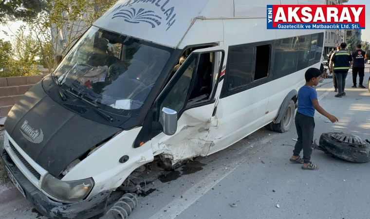 Tarım işçilerini taşıyan minibüs kaza yaptı,15 yaralı