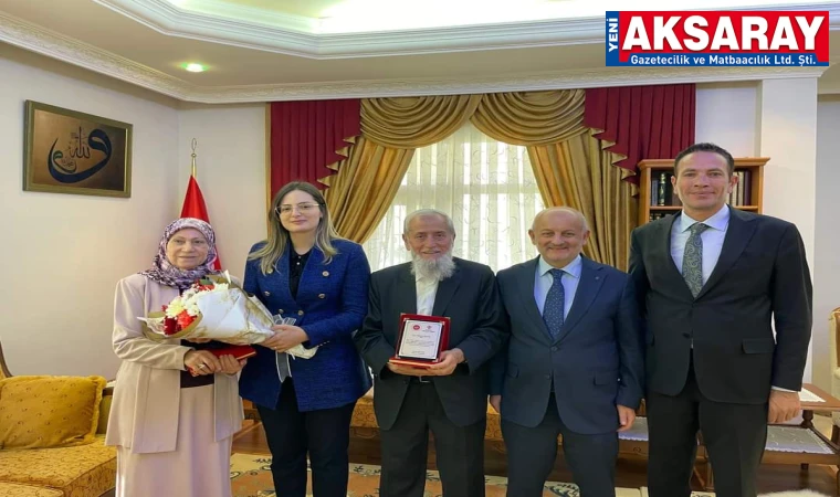 Hayırsever çifte Teşekkür Plaketi verdiler