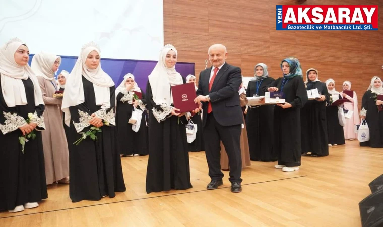 Kız öğrenciler için ‘Hafızlık Merasimi’ düzenlendi