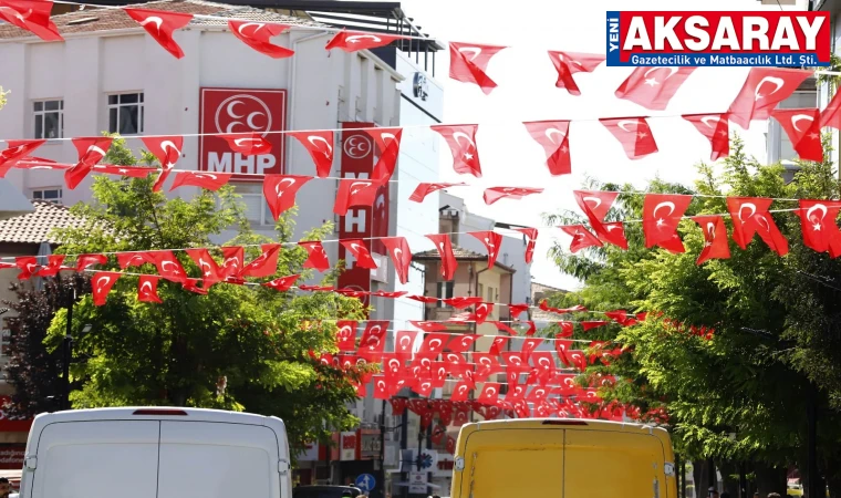 ŞEHİR BAYRAKLARLA SÜSLENİYOR Ev ve işyerlerimize bayrak asalım