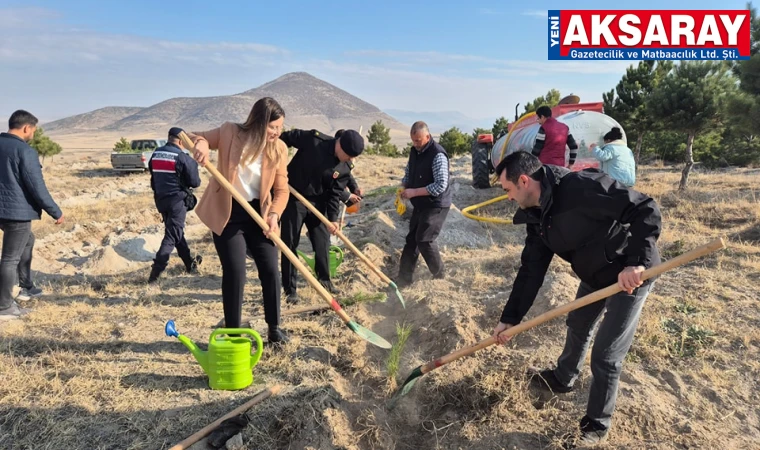 500 FİDAN DİKTİLER Gülağaç ağaçlandırmaya kayıtsız kalmadı