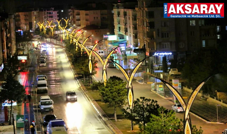 3 bulvar ve 8 caddeye dekoratif aydınlatma yapıldı
