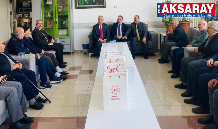 Huzurevinin sakinlerine hediyeler verildi
